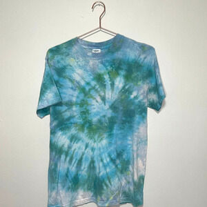 Custom Tie Dye Green/Blue Spiral Design sz MED